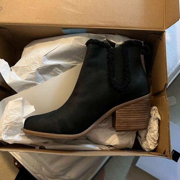 Toms  Everly faux fur booties - Picture 6 of 6